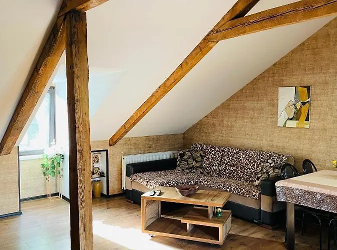 Beautiful Apartment On Atoneli