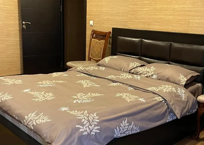 Beautiful Apartment On Atoneli