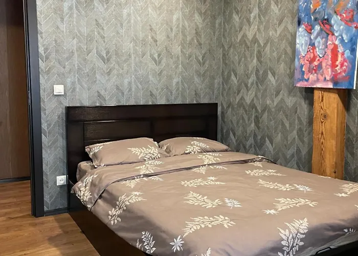 Beautiful Apartment On Atoneli